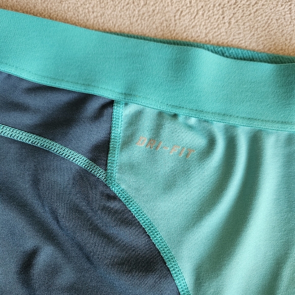 Women's Nike Capri Pro Leggings Dusty Cactus/Volt Size Small - Picture 7 of 8